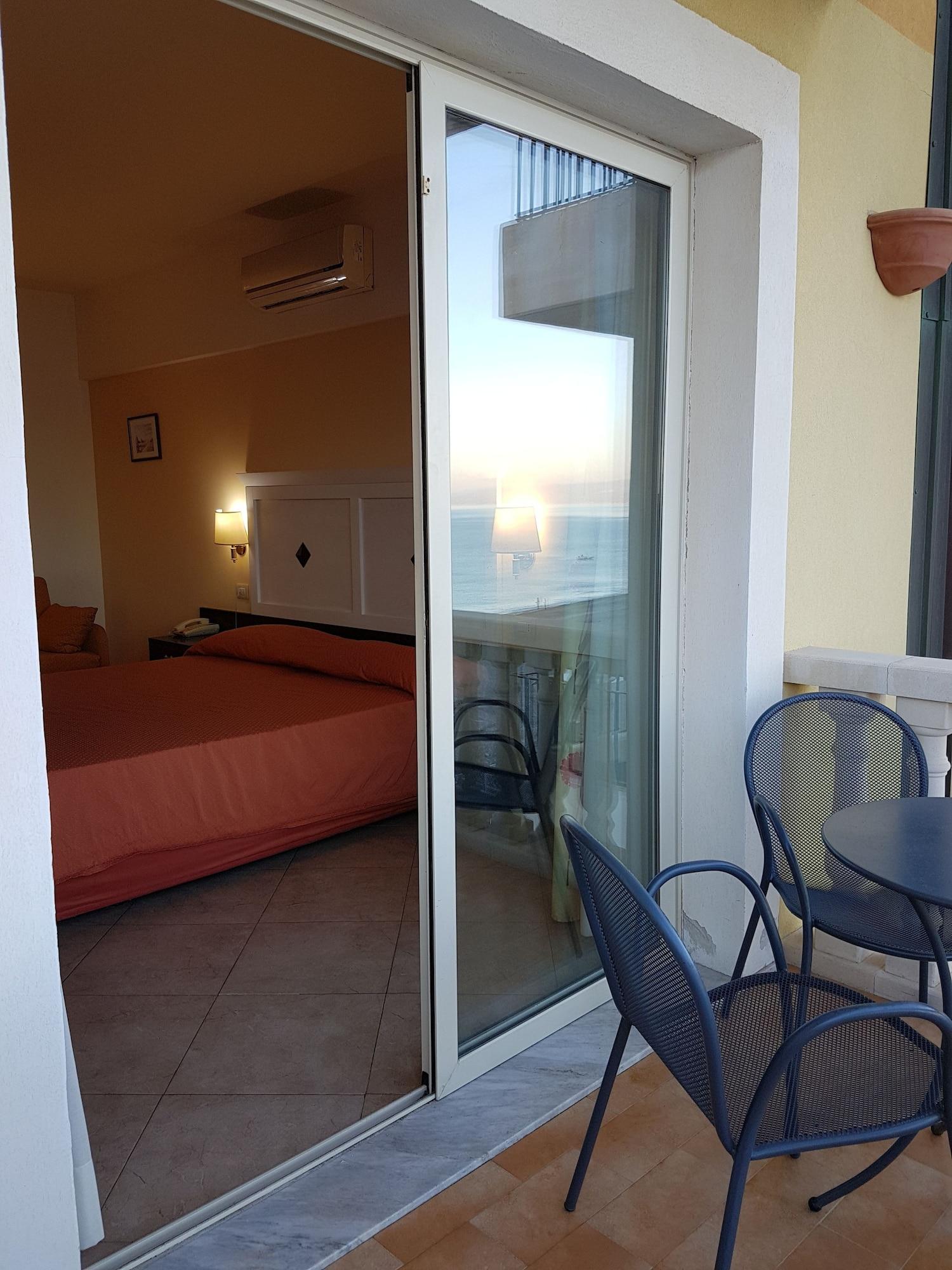 Hotel Orizzonte Letojanni Eksteriør bilde