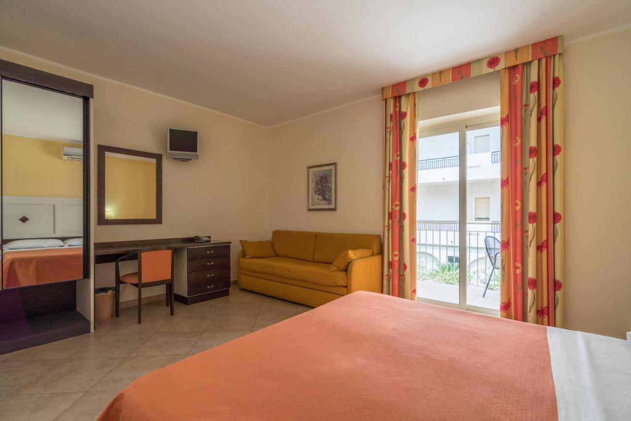 Hotel Orizzonte Letojanni Eksteriør bilde