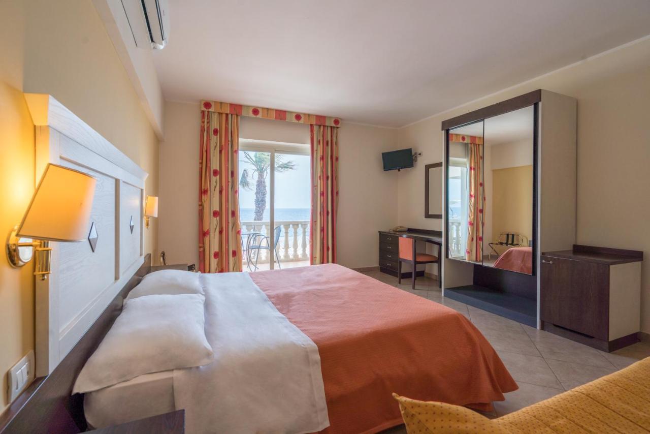 Hotel Orizzonte Letojanni Eksteriør bilde
