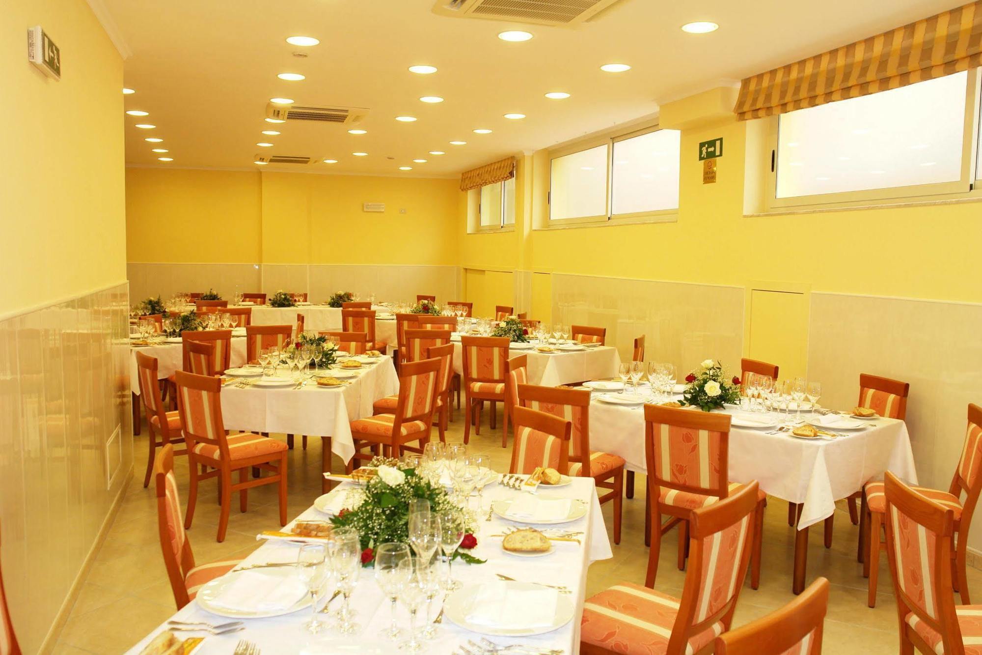 Hotel Orizzonte Letojanni Restaurant bilde